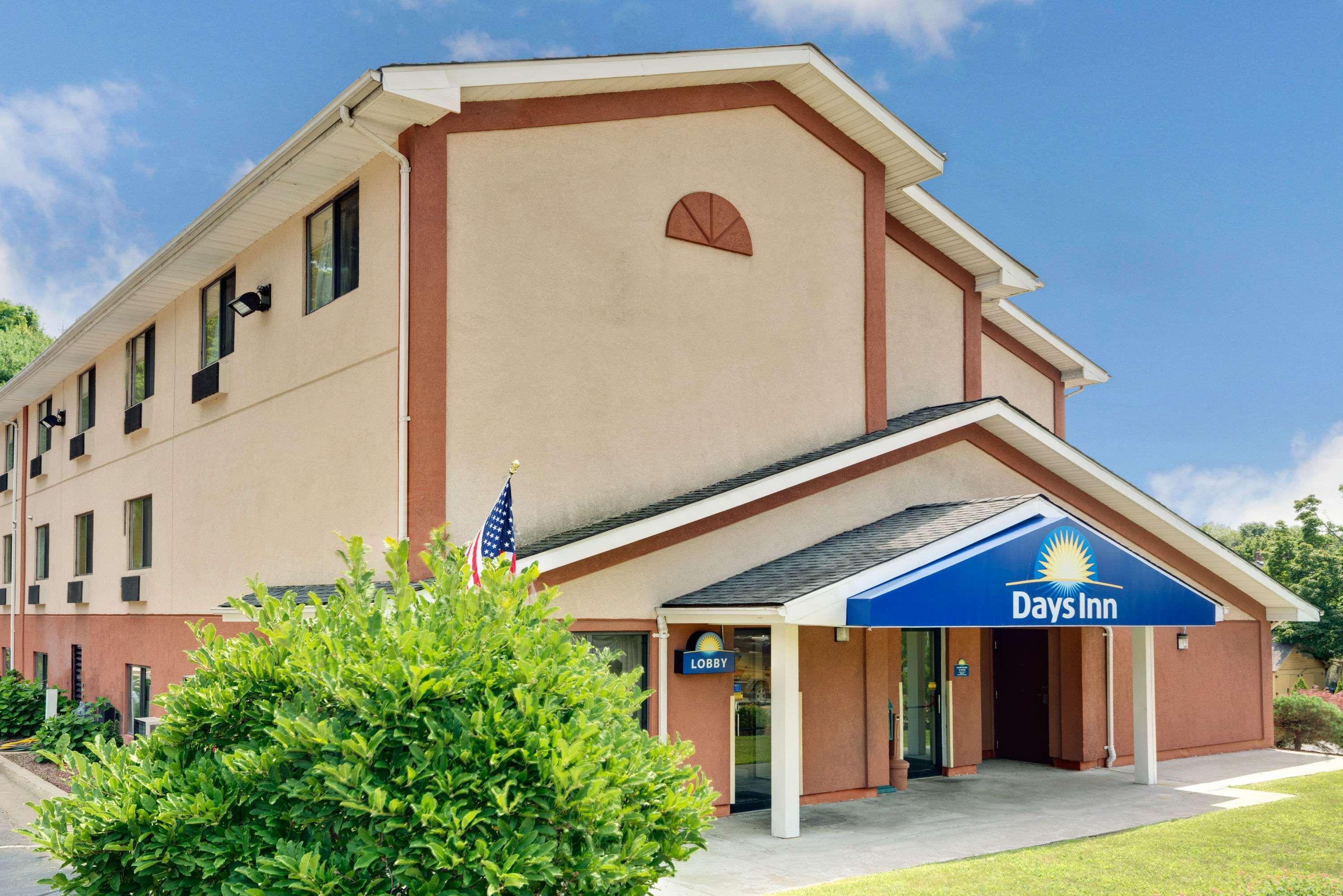 Days Inn By Wyndham Torrington מראה חיצוני תמונה