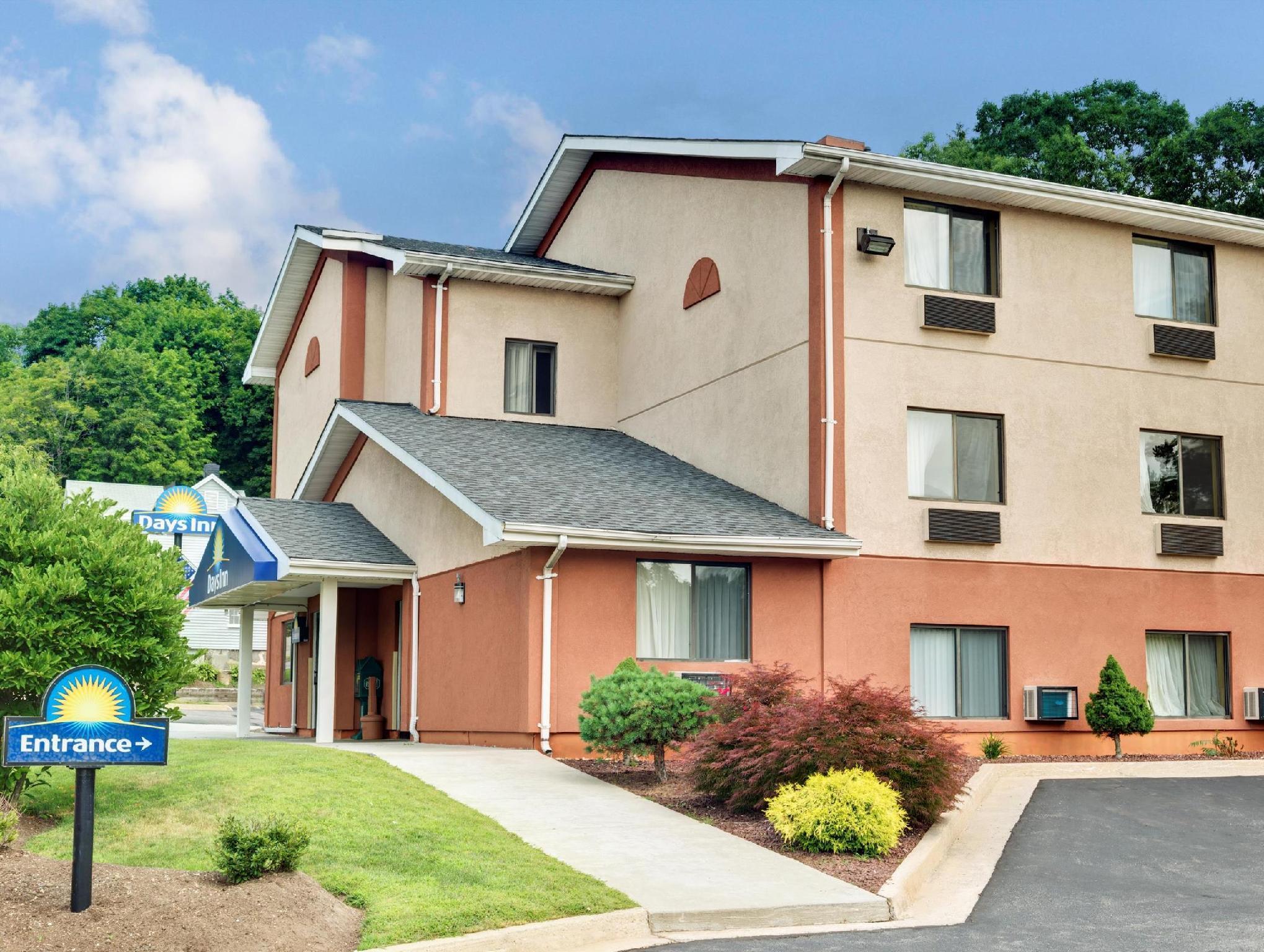 Days Inn By Wyndham Torrington מראה חיצוני תמונה