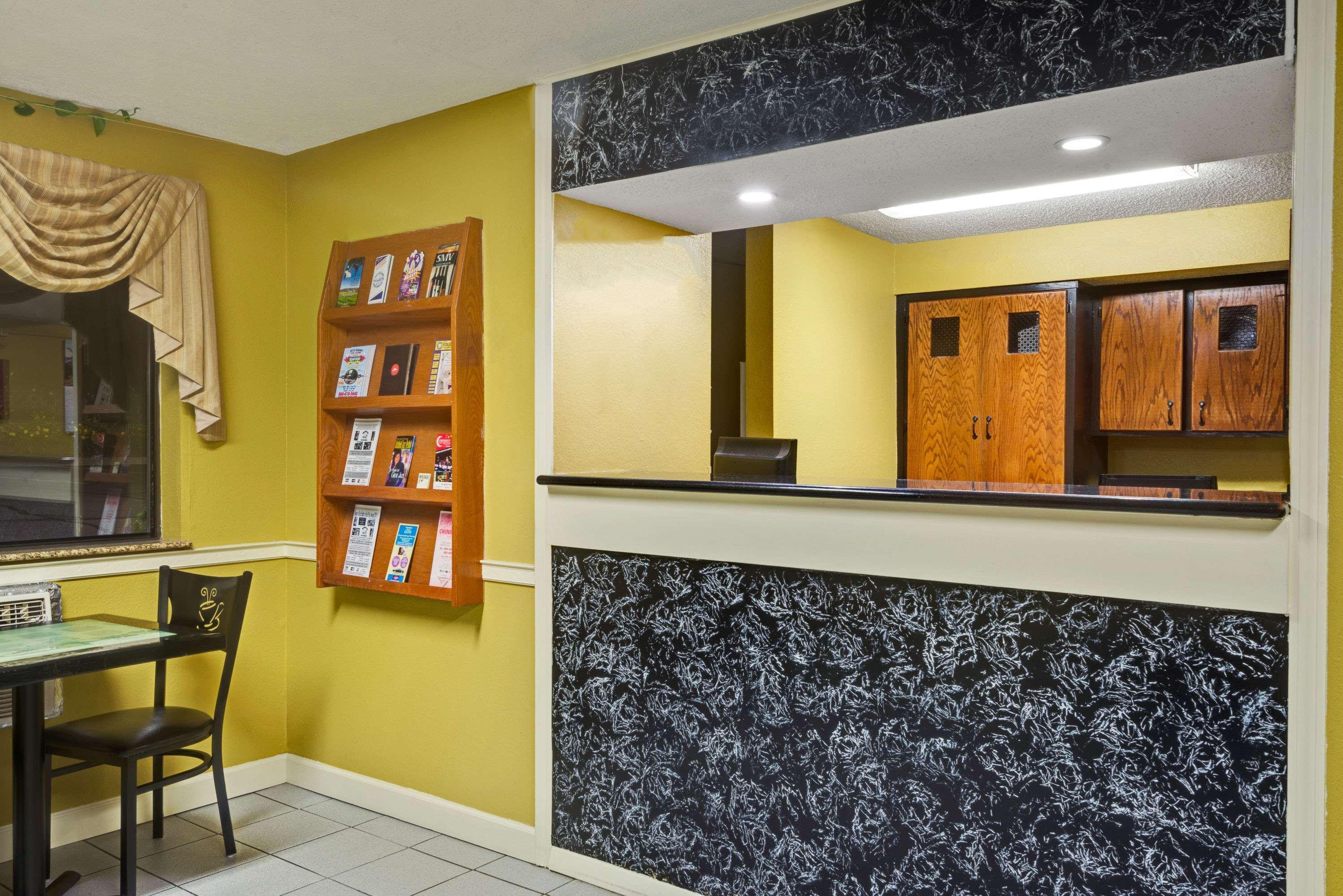 Days Inn By Wyndham Torrington מראה חיצוני תמונה