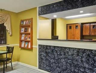 Days Inn By Wyndham Torrington מראה חיצוני תמונה