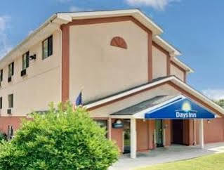 Days Inn By Wyndham Torrington מראה חיצוני תמונה